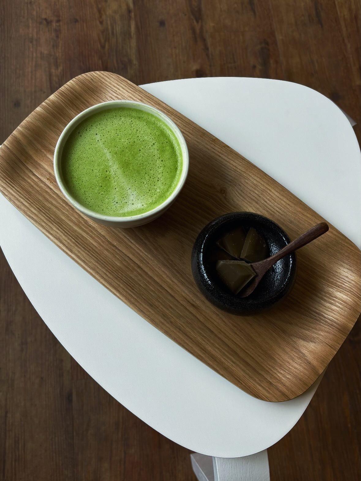 Matcha Latte und Matchaschokolade